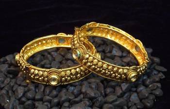 Ethnic and elegant kundan bangles 1