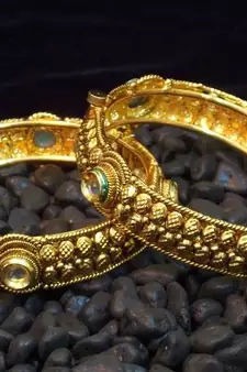 Ethnic and elegant kundan bangles