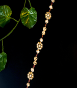 Elegant kundan floral matha patti with bead accents