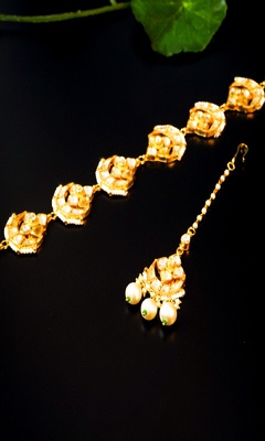 Traditional gold-plated matha patti with pearl detailing 3