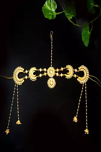 Crescent kundan matha patti with chand motifs