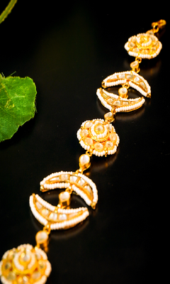 Crescent elegance kundan matha patti 3