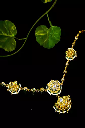 Elegant crescent trio matha patti