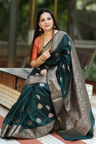 Green silk blend saree with blouse