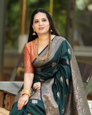 Green silk blend saree with blouse 6