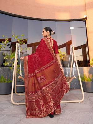 Red printed cotton silk saree with blouse piece 5