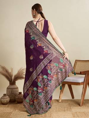 Wine printed cotton cotton saree with blouse piece 5