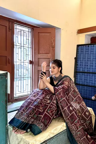 Wine digital animal printed poly cotton saree with blouse piece