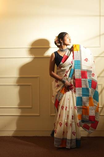 White traditional digital temple print cotton silk saree with blouse piece