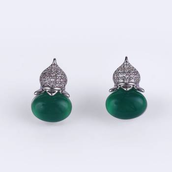 Stylish oval shape silver plated stud earring for women 2
