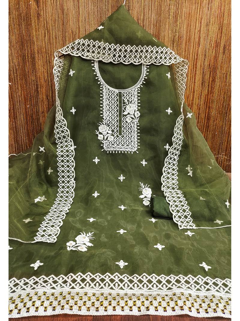 Mehendi Floral embroidered organza suit set with lace detailing