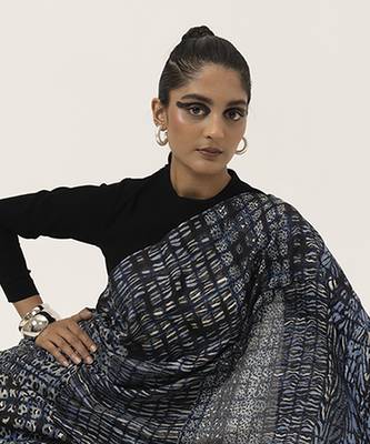 Blue abstract printed silk saree 3