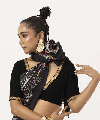 Black silk abstract printed saree 3