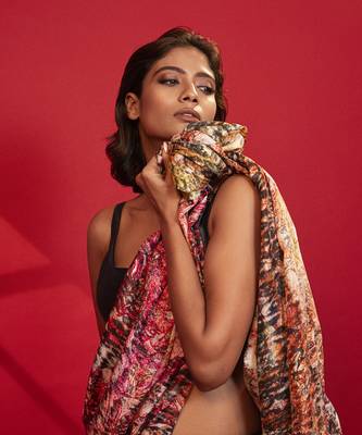   multicolor abstract printed  silk saree 3