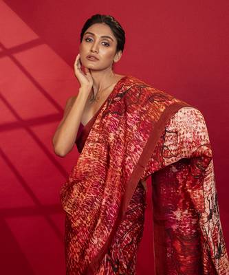 Red abstract printed silk saree 4