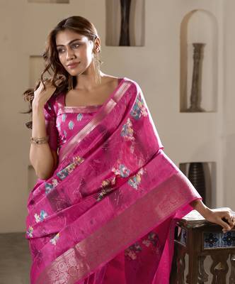 magenta dola silk blend saree with unstitched blouse 2