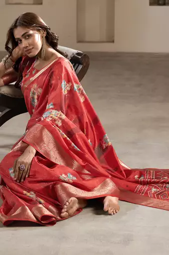 red dola silk blend saree with unstitched blouse
