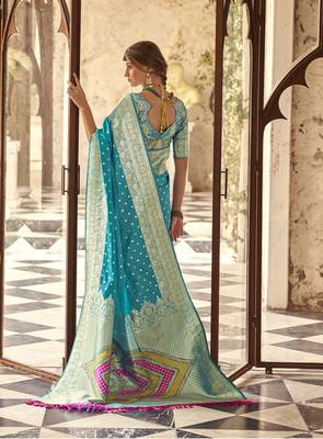 blue soft silk blend saree with unstitched blouse 2