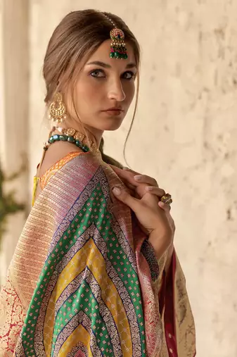 rani silk blend saree with unstitched blouse 
