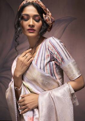grey handloom silk blend saree with unstitched blouse 2