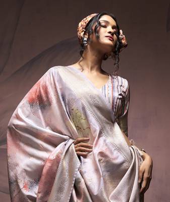 grey handloom silk blend saree with unstitched blouse 4