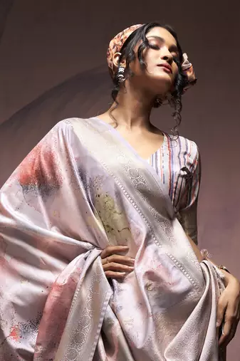 grey handloom silk blend saree with unstitched blouse