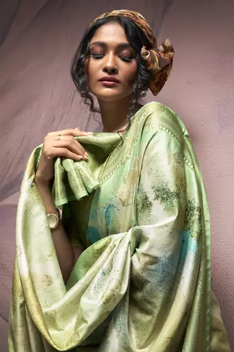 pista handloom silk blend saree with unstitched blouse