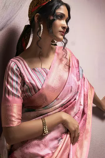 onion handloom silk blend blend saree with unstitched blouse