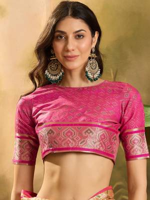 Women's peach organza zari woven saree with unstitched blouse piece 4