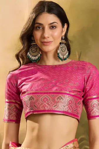 Women's peach organza zari woven saree with unstitched blouse piece