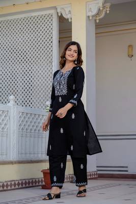 Black embroidered straight kurta with trouser 3