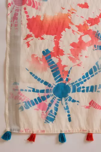 Women's off-white linen printed saree with unstitched blouse piece