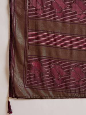Women's maroon chiffon foil print saree with unstitched blouse piece 5