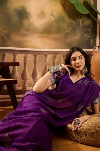Women's purple chiffon zari saree with unstitched blouse piece