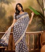 Women's grey chiffon foil print saree with unstitched blouse piece