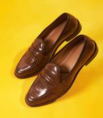 Brown solid leather loafers