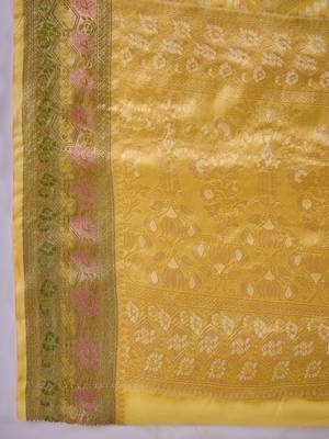 Women's yellow silk blend rangkat bandhani work saree with unstitched blouse piece 5