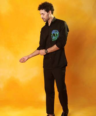 Black cotton plain men shirt with skull print 2