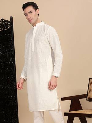 Off white cotton chikankari kurta for mens 3