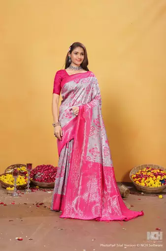  magenta novelty zari work kanjivaram woven saree comes with matching blouse