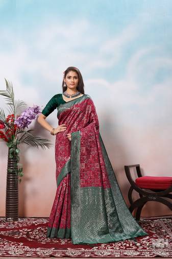  maroon novelty zari work kanjivaram woven saree comes with matching blouse