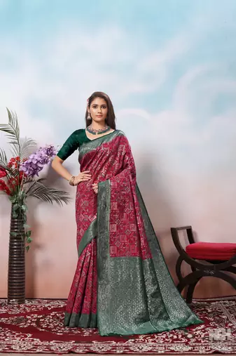  maroon novelty zari work kanjivaram woven saree comes with matching blouse