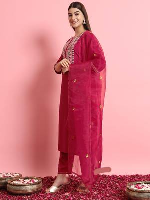 Pink embroidered silk blend salwar suit 3