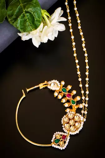 Classic kundan nath with pearl outline