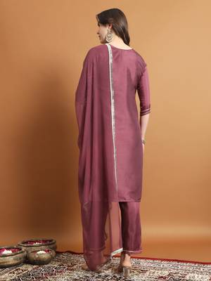 Pink embroidered silk blend salwar suit 3