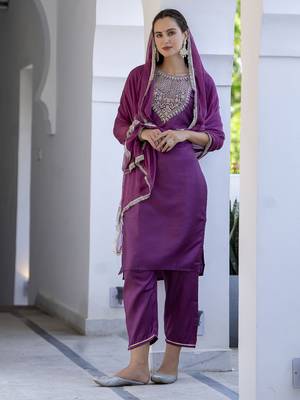 Magenta embroidered silk blend salwar suit 2