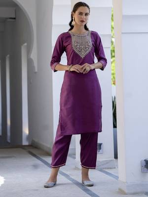 Magenta embroidered silk blend salwar suit 3