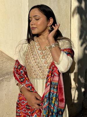 Beige embroidered silk blend salwar suit 4