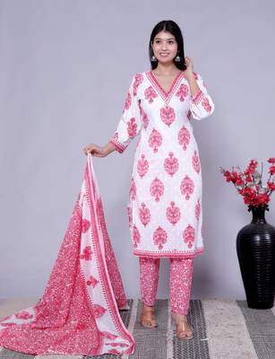 Pink women floral printed aline kurta pant with dupatta set 4