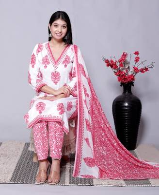 Pink women floral printed aline kurta pant with dupatta set 5